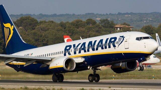 Авіаперельоти над Україною: лоукостер Ryanair обіцяє літати до Києва доки не станеться «Soviet invasion»