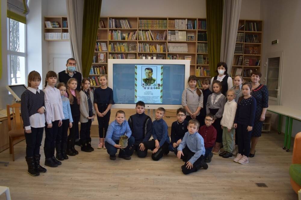 Три дня директор Андреапольского музея рассказывал школьникам о Герое Советского Союза