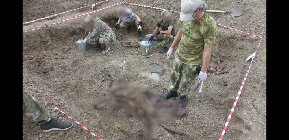 В ОРДЛО виявили масові поховання мирних жителів, РФ винуватить Україну. США заявляють, що це фейк