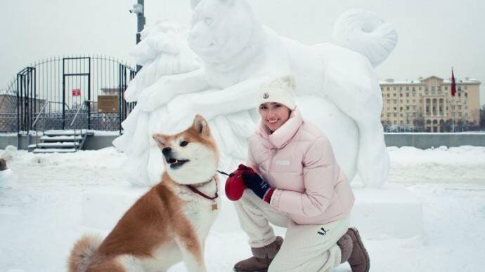 В парке Горького появились снеговики и скульптуры по эскизам звезд