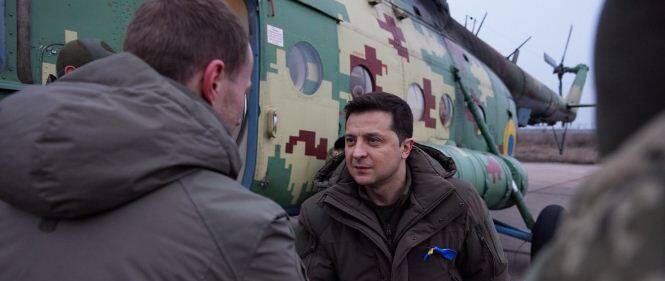 Зеленский посетил передовые позиции украинских военных в Донбассе