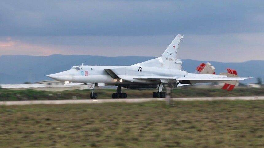 Видео с бомбардировщиками Ту-22М3, которые Россия перебросила в Сирию
