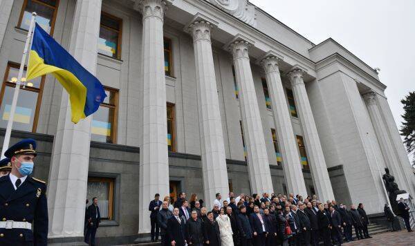 "Пожали плечами". Как Украина встретила "день невторжения" России