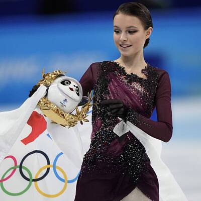 Путин поздравил фигуристку Анну Щербакову с победой на ОИ в Пекине