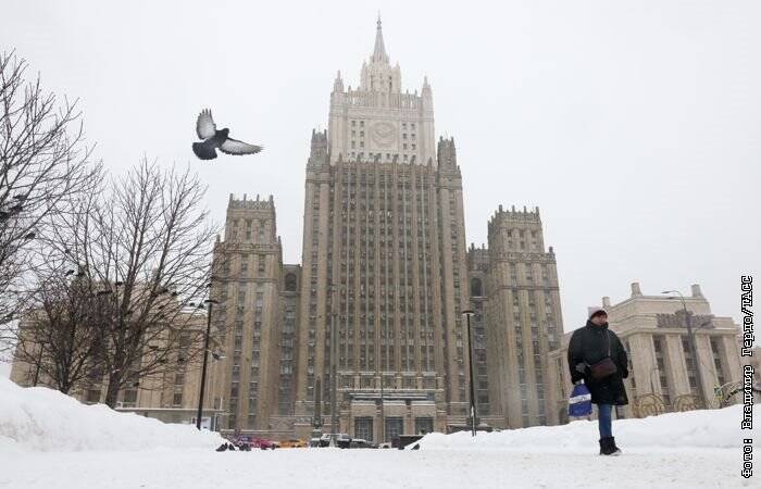 МИД РФ объяснил высылку замглавы дипмиссии США из России