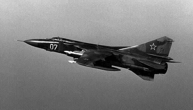 Катастрофа МиГ-23 в Бельгии: как советский самолёт пролетел без пилота 3 страны НАТО - Русская семерка