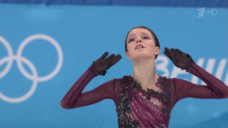 Российская фигуристка Анна Щербакова выиграла золотую медаль на Олимпиаде, серебро у Александры Трусовой