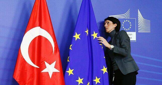«ЕС – экономический гигант, но политический карлик». Турецкий эксперт дал прогноз о вступлении Анкары в ЕС