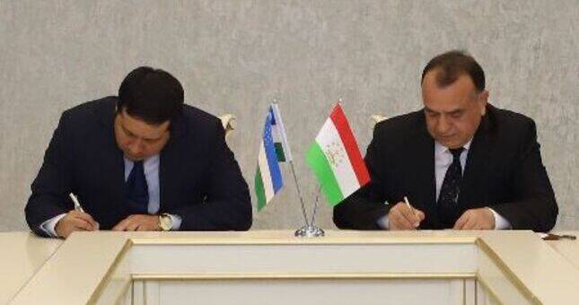 Таджикистан и Узбекистан подписали четыре документа о сотрудничестве в сфере труда, миграции и занятости населения