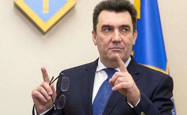 Завтра на линию фронта отправятся нардепы и министры - секретарь СНБ Украины