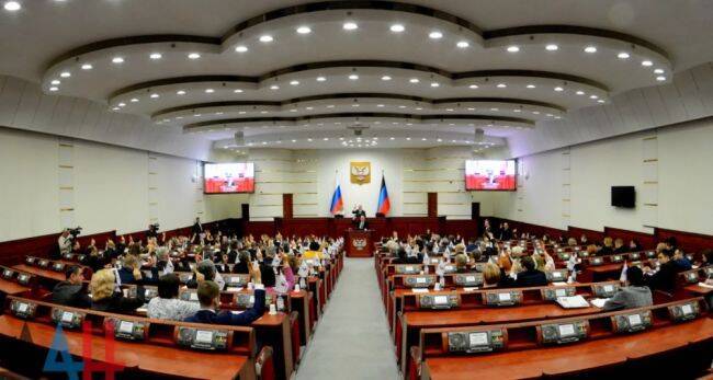 Парламент ДНР утвердил указ Пушилина о всеобщей мобилизации
