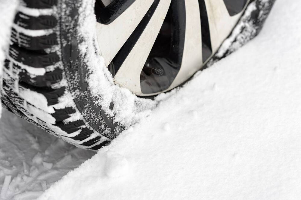Прокуратура проверит дороги в Каменке из-за застрявшей в снегу скорой помощи
