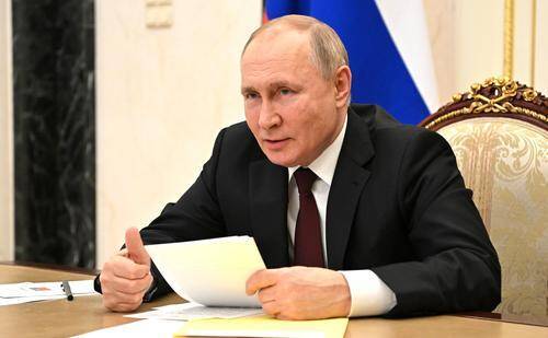 Песков анонсировал планы Путина провести телефонный разговор с Макроном 20 февраля
