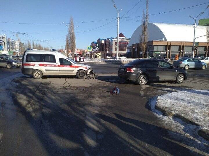 В Уфе произошло ДТП с участием машины скорой помощи