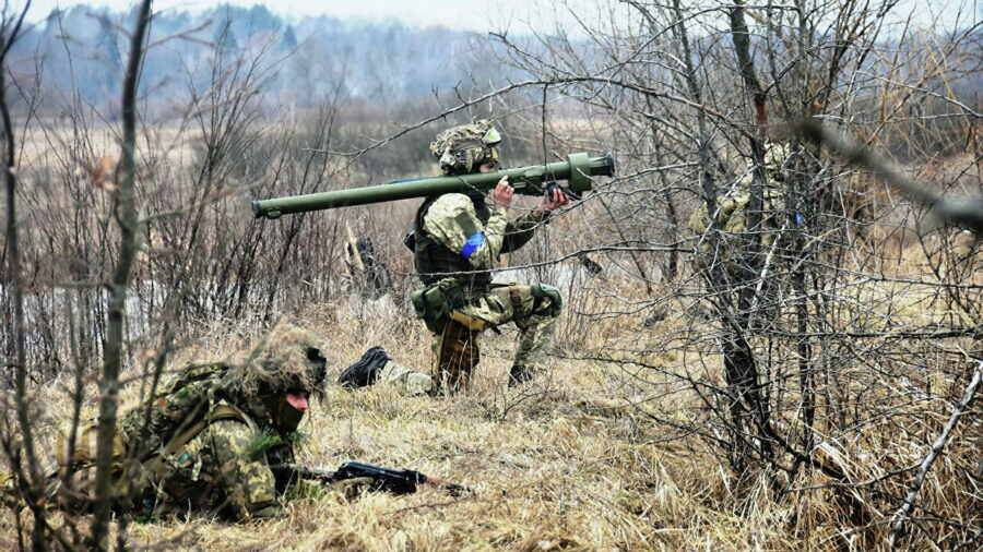 Журналисты RT попали под обстрел в районе Горловки в ДНР