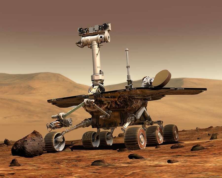 Curiosity запечатлел на Марсе странный объект в форме черпака