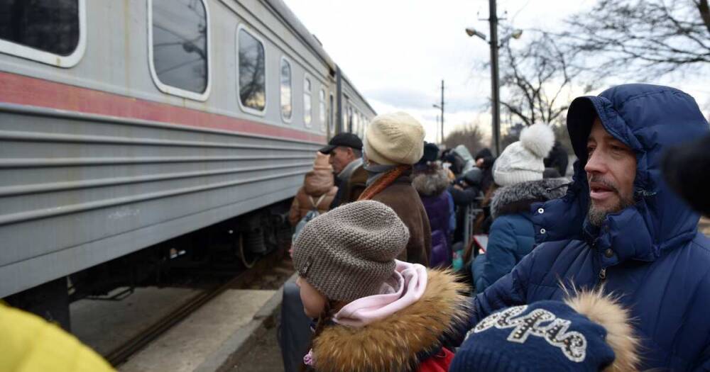 Первый поезд с беженцами из Донбасса отправили в Воронежскую область