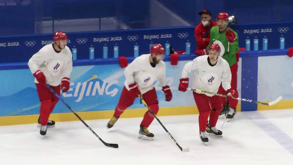 Российская сборная по хоккею готовится к решающему олимпийскому матчу с командой Финляндии