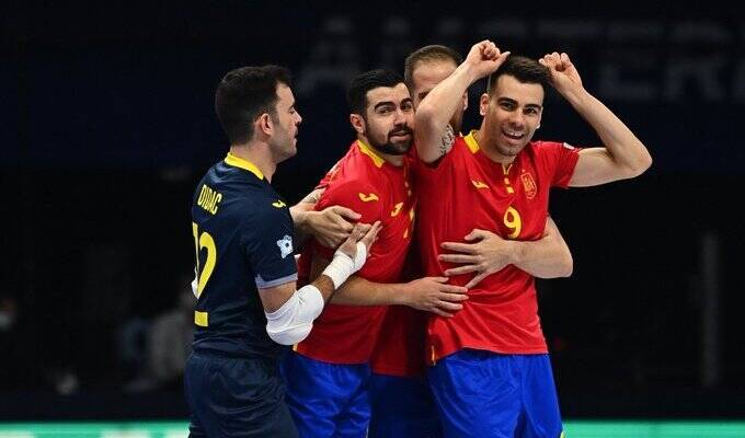 Португалия и Испания сыграют в полуфинале чемпионата Европы по футзалу
