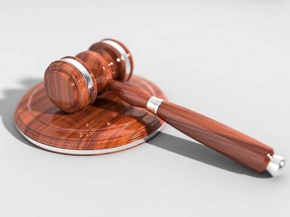 «Коммерсант»: Суд признал законными ограничения по делу для адвокатов Сафронова