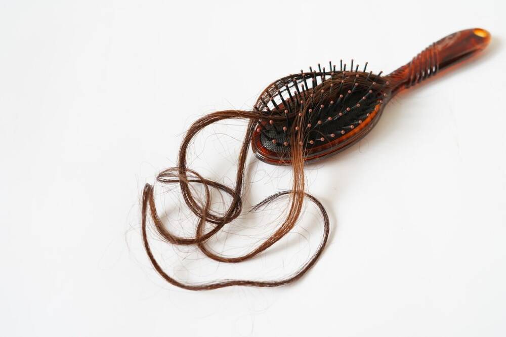 Академик РАН перечислил ряд продуктов от выпадения волос после COVID-19