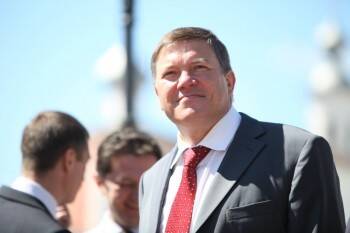 Губернатор Вологодской области Олег Кувшинников принимает поздравления с Днем рождения