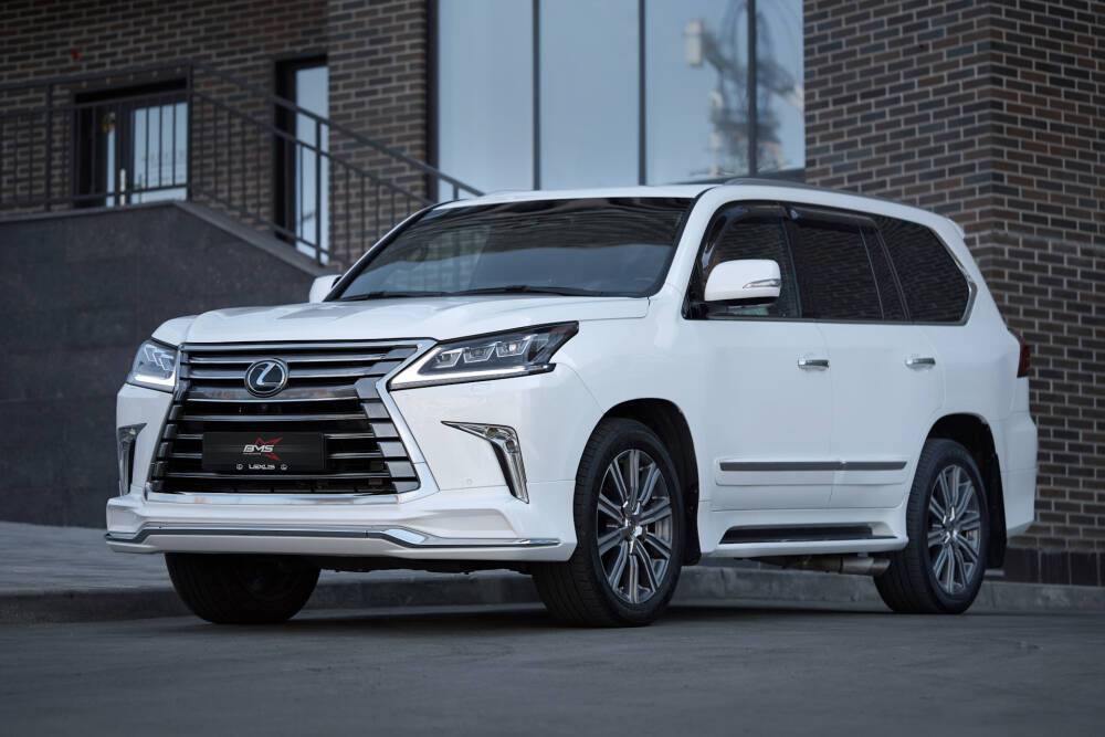 Стоимость нового Lexus LX будет начинаться от 8,5 млн рублей