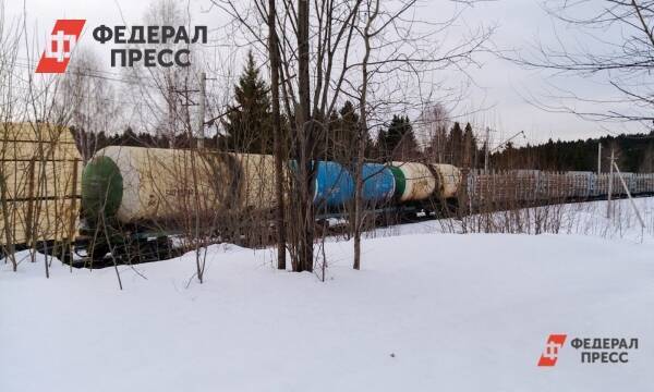 На железной дороге под Красноярском сошел с рельсов грузовой вагон