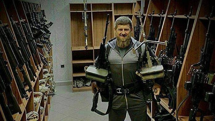 Почему Песков все время покрывает Кадырова?