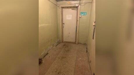 Темный грязный подвал: пензячка показала вход в поликлинику