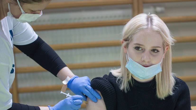 В Севастополе прививку от COVID-19 сделали более 100 подростков