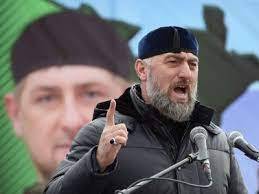 «Отрывая вам головы, убивать вас». Депутат Госдумы от Чечни Адам Делимханов обратился с угрозами к семье Янгулбаева (ВИДЕО)