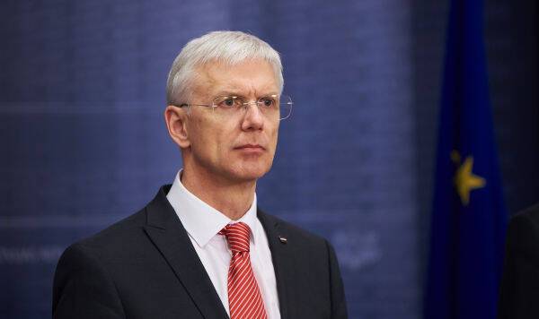 "Мне нравится моя работа": премьер-министр Латвии будет держаться за свое кресло