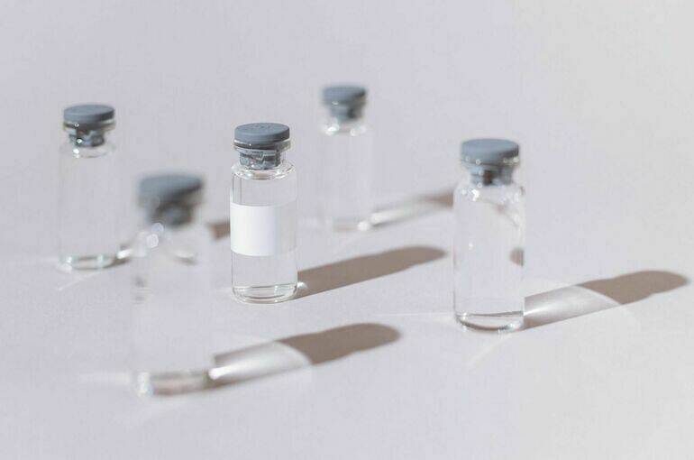 Минздрав разрешил клинические исследования антиковидного препарата «МИР 19»