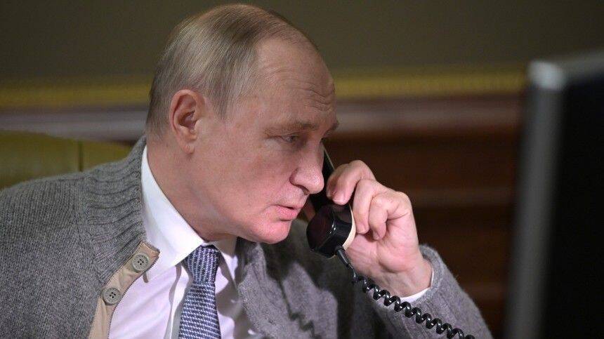 Песков анонсировал телефонный разговор Путина и Макрона