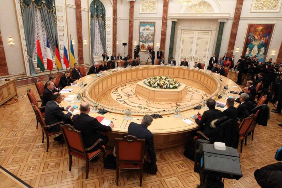 Новинский заявил, что переговорные группы в Раде и Госдуме снизят эскалацию на Украине
