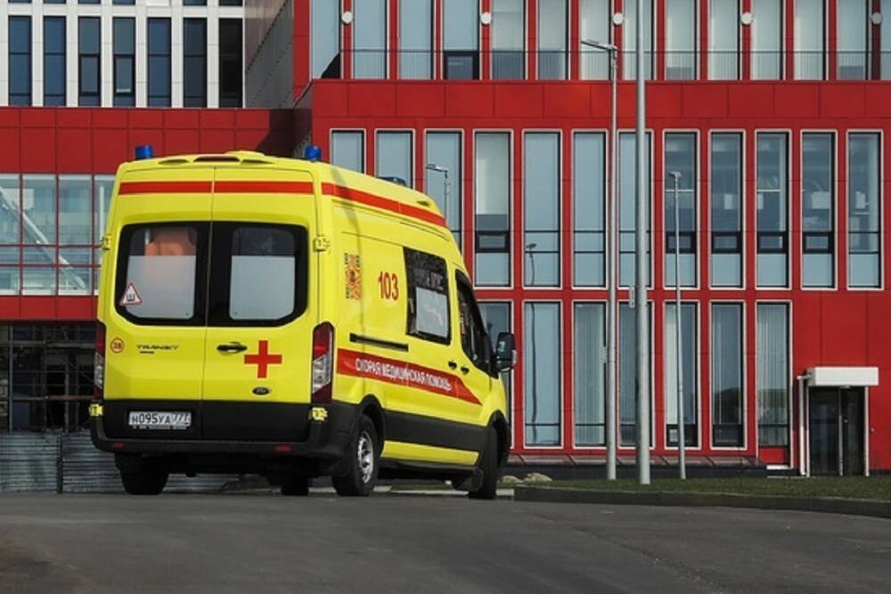 В России за сутки госпитализировали 10 372 человека с коронавирусом