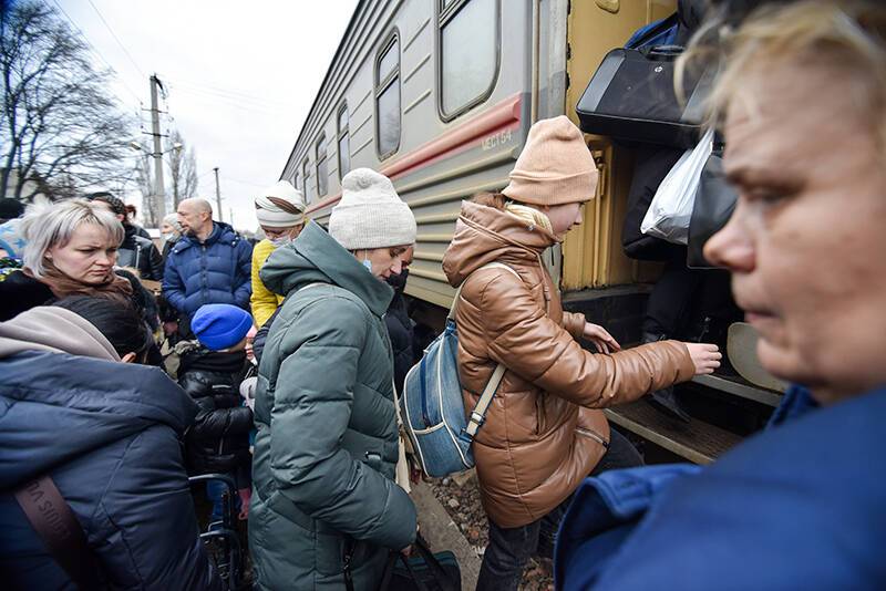 945 тысяч граждан Донбасса захотели получить российские паспорта