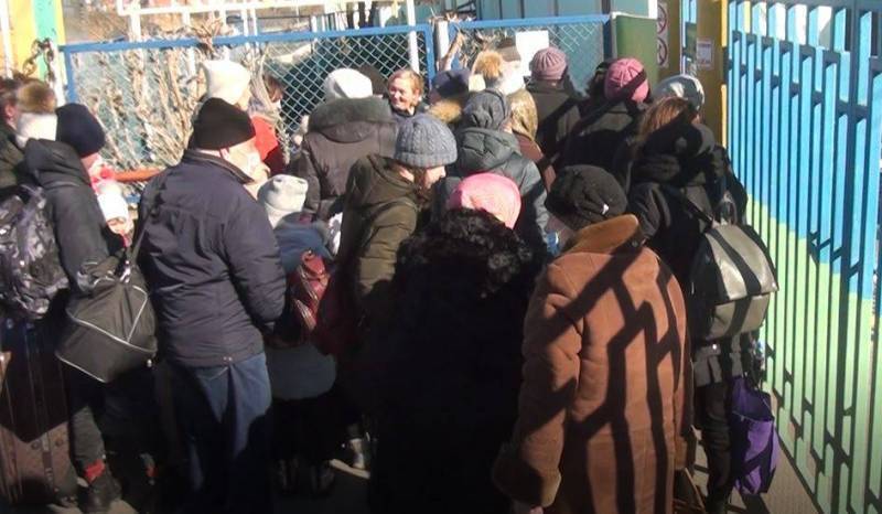 Беженцы Украины в России: что положено в 2022 году, какие выплаты можно получить