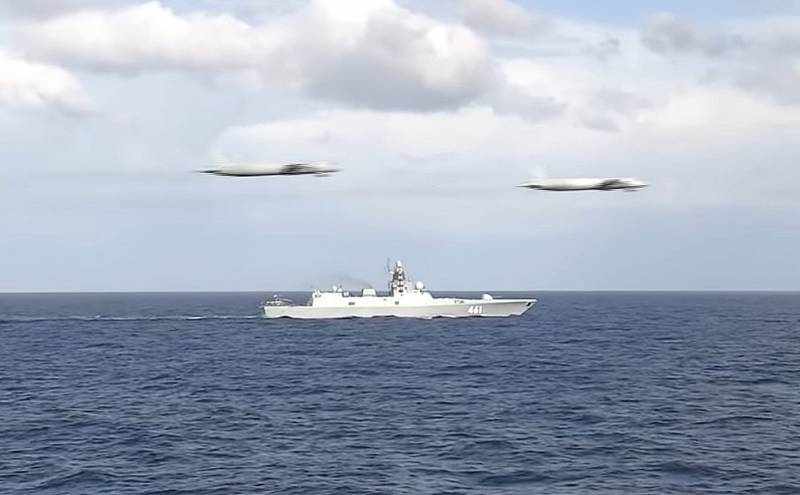 Учения в Средиземном море заставили французскую палубную авиацию следить за российской