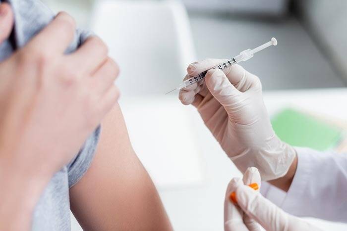 Федеральный министр по делам семьи выступает за обязательную вакцинацию с 18-летнего возраста