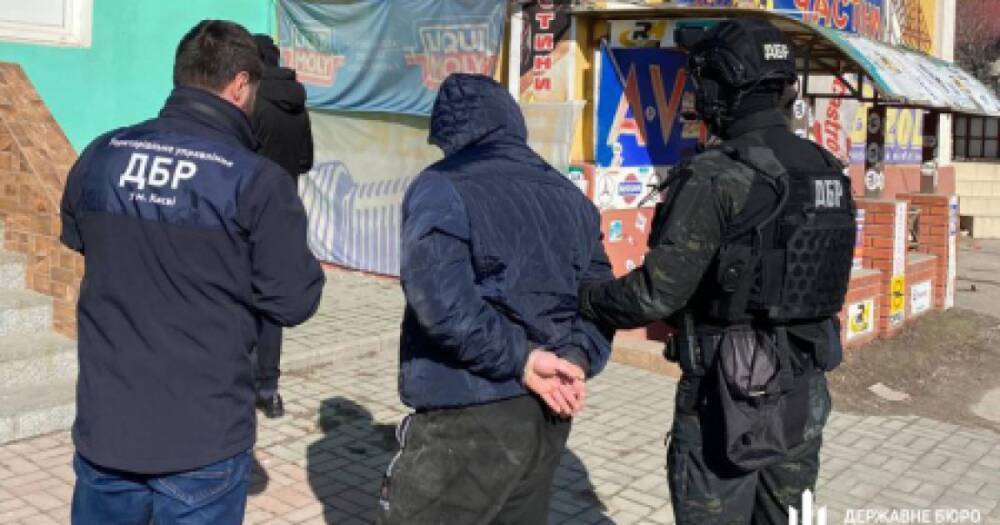 Полицейский в Киевской области сбывал амфетамин килограммами, - ГБР