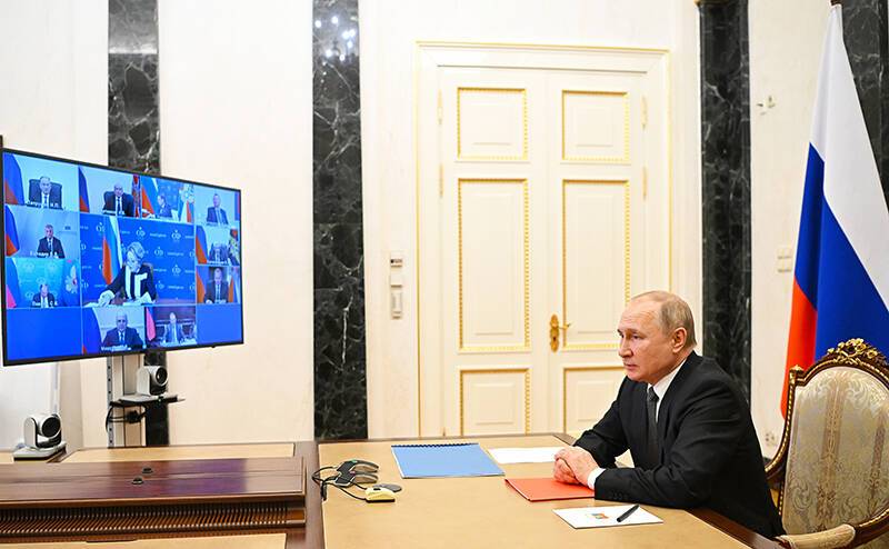 Путин: на заседании Совбеза нужно решить, что дальше делать по Донбассу