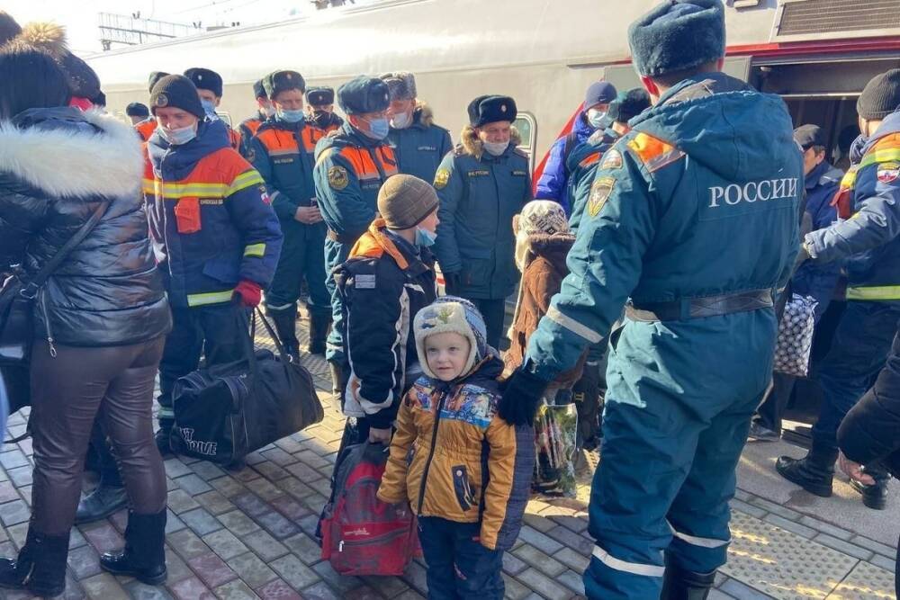 В Саратове беженцев из Донбасса обеспечили сим-картами