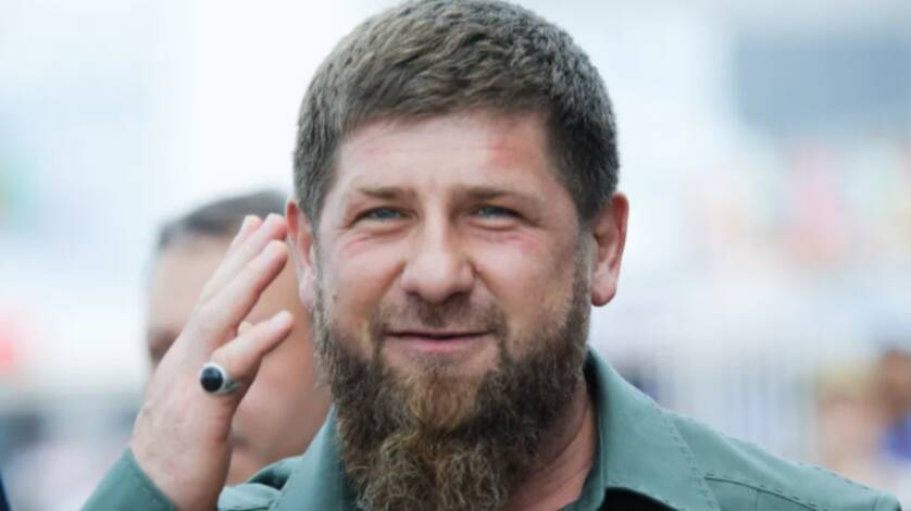 Глава Чечни Рамзан Кадыров поздравил народы ДНР и ЛНР с независимостью