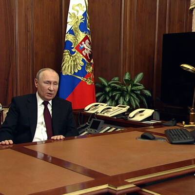Путин поручил МИДу РФ установить дипотношения с ДНР и ЛНР