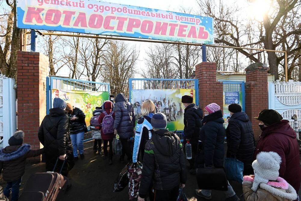 Сбор гуманитарной помощи для беженцев из Донецка развернули в Псковской области