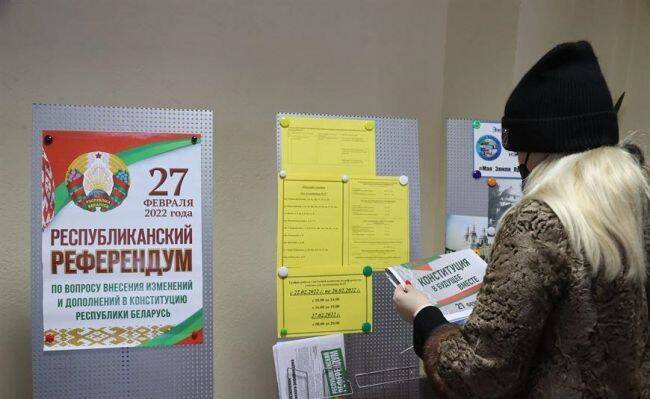 В Белоруссии началось досрочное голосование по вопросу об изменениях в Конституции