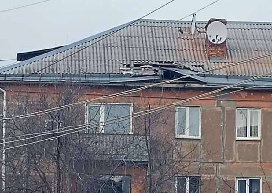 На Луганщине российские оккупанты обстреляли жилой дом