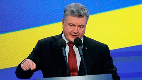 Порошенко призвал ввести военное положение в Донецкой и Луганской областях